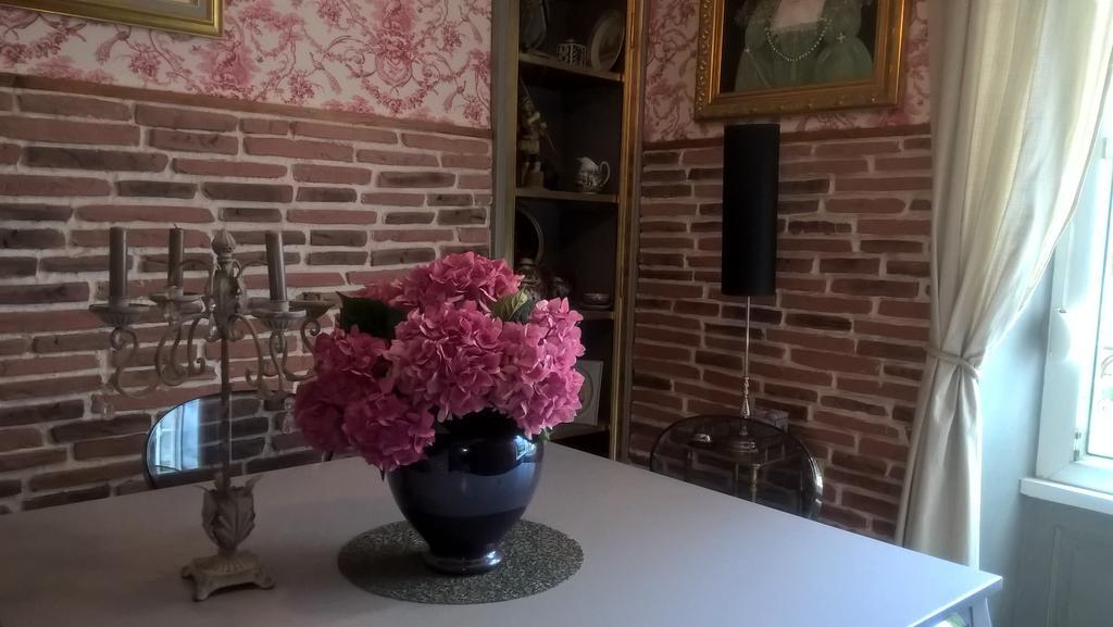 Le Clos Manceau Bed & Breakfast เลอม็องส์ ภายนอก รูปภาพ