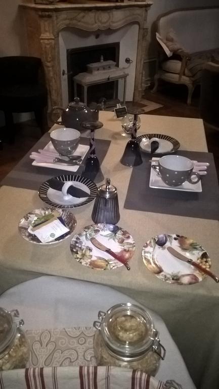 Le Clos Manceau Bed & Breakfast เลอม็องส์ ภายนอก รูปภาพ
