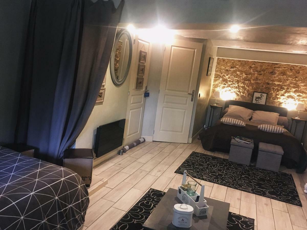 Le Clos Manceau Bed & Breakfast เลอม็องส์ ภายนอก รูปภาพ