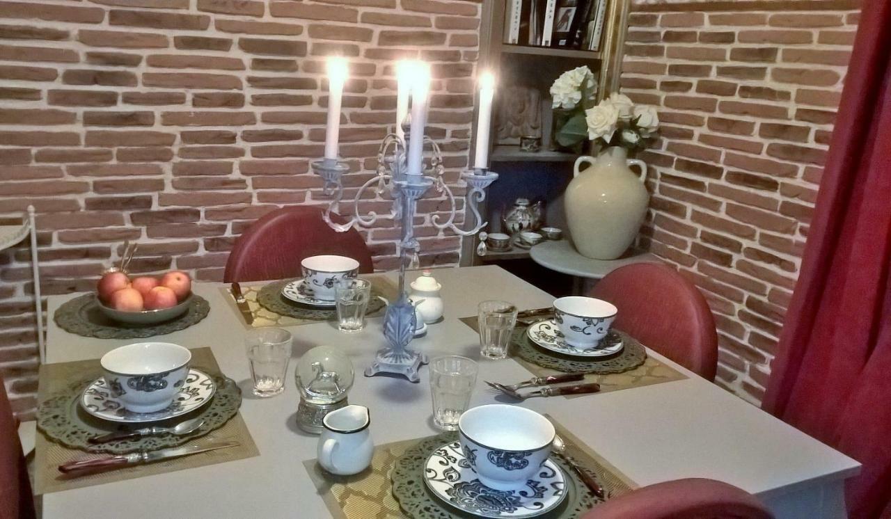 Le Clos Manceau Bed & Breakfast เลอม็องส์ ภายนอก รูปภาพ