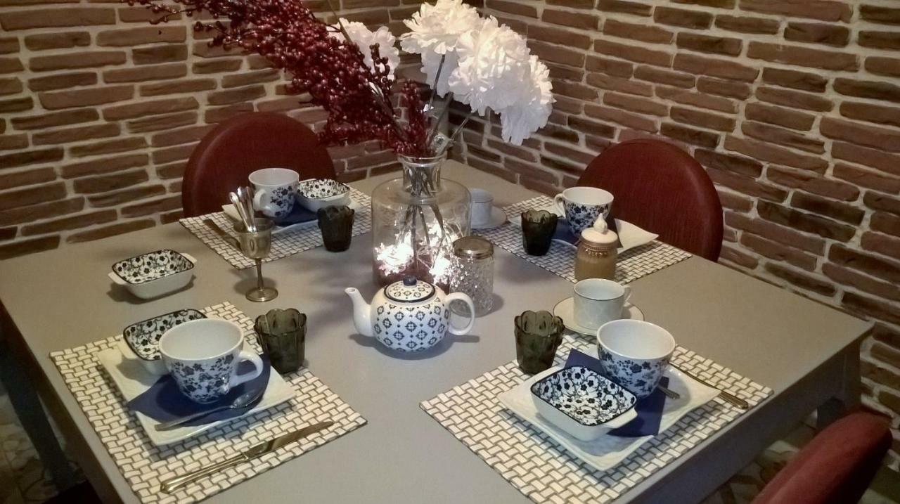 Le Clos Manceau Bed & Breakfast เลอม็องส์ ภายนอก รูปภาพ
