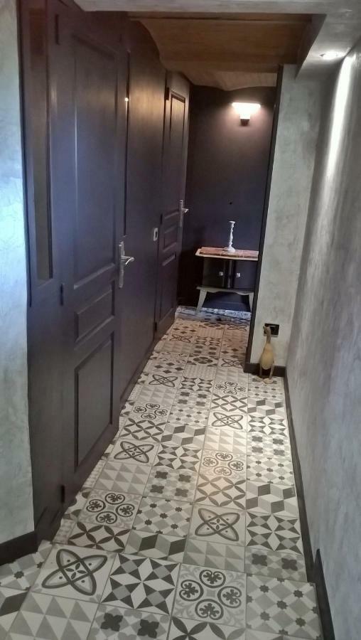 Le Clos Manceau Bed & Breakfast เลอม็องส์ ภายนอก รูปภาพ